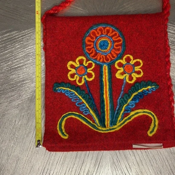 Crossbody Wool Bag - Picture 5 of 11